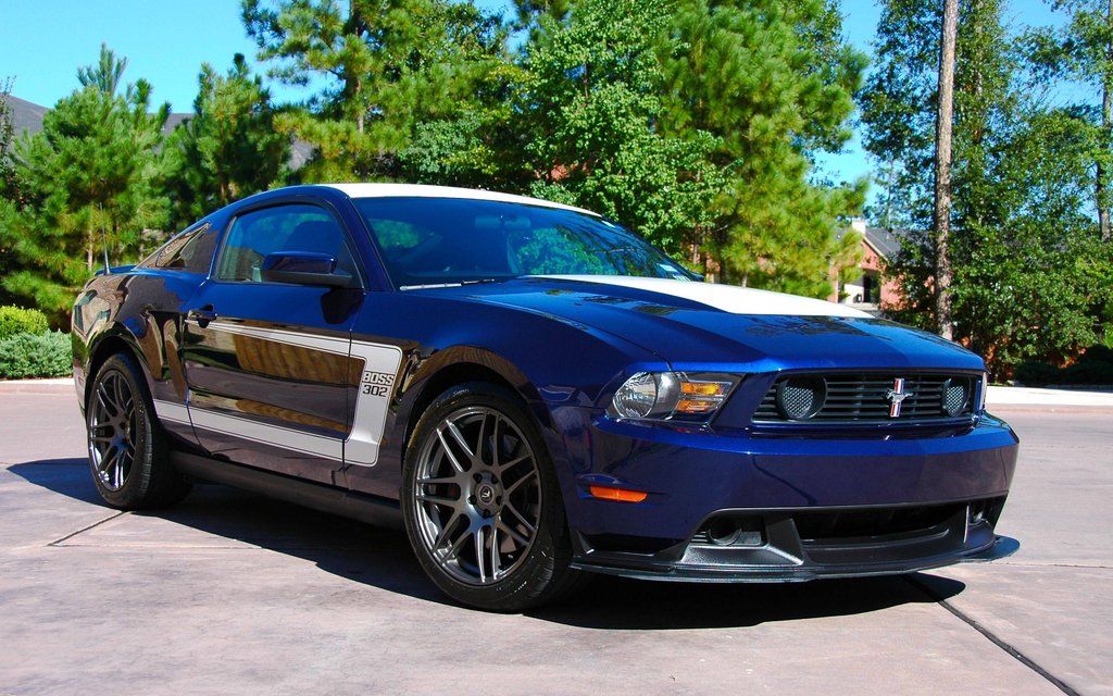 FS: Beautiful 2012 Kona Blue Boss 302 - 6SpeedOnline - Porsche Forum