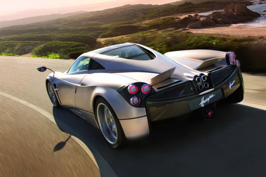 EVO Magazine Reviews the Pagani Huayra