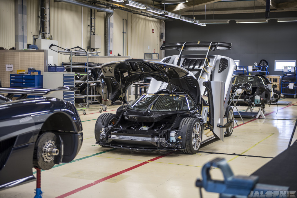 Koenigseggone1-factory