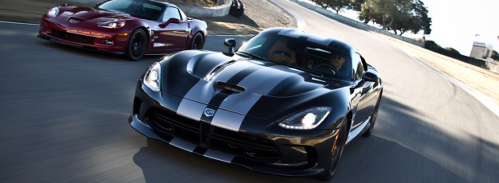 23-2013-Chevrolet-Corvette-ZR1-and-2013-SRT-Viper-GTS-slider