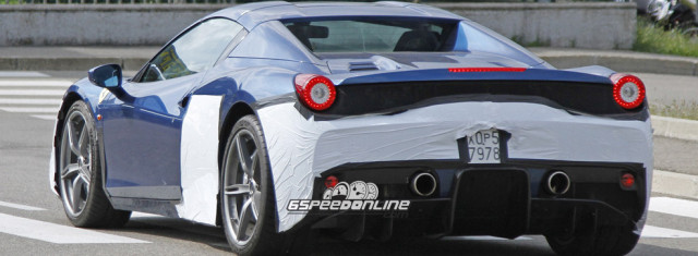 Ferrari’s 458 Speciale Spider Spied in Maranello