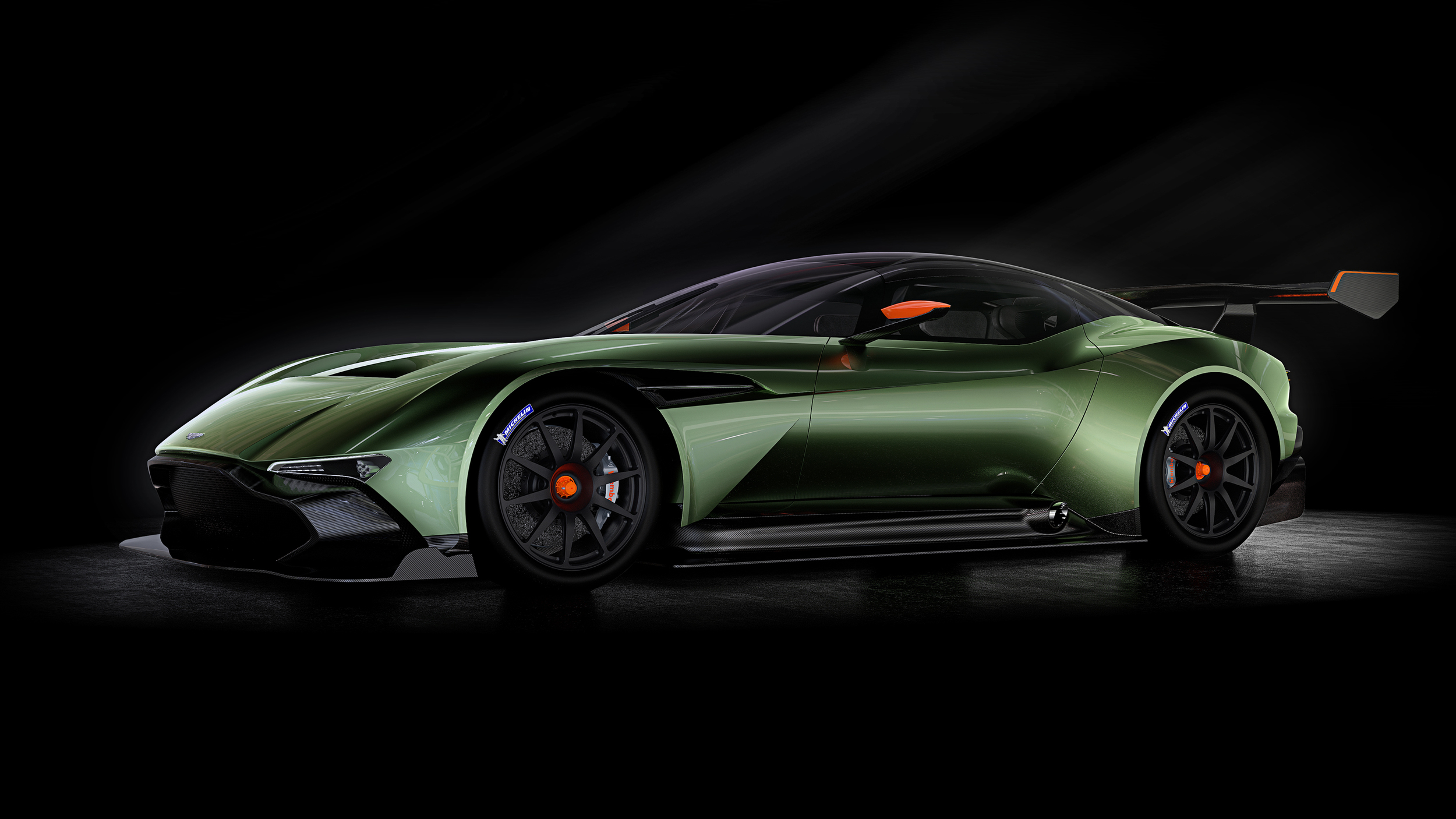 aston-martin-vulcan-01-1