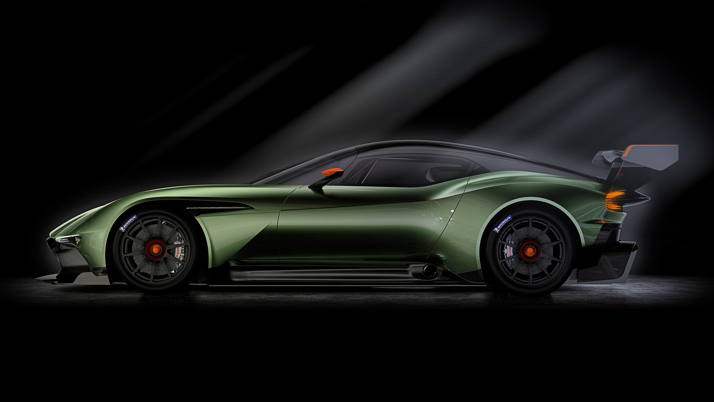 aston-martin-vulcan-03-1