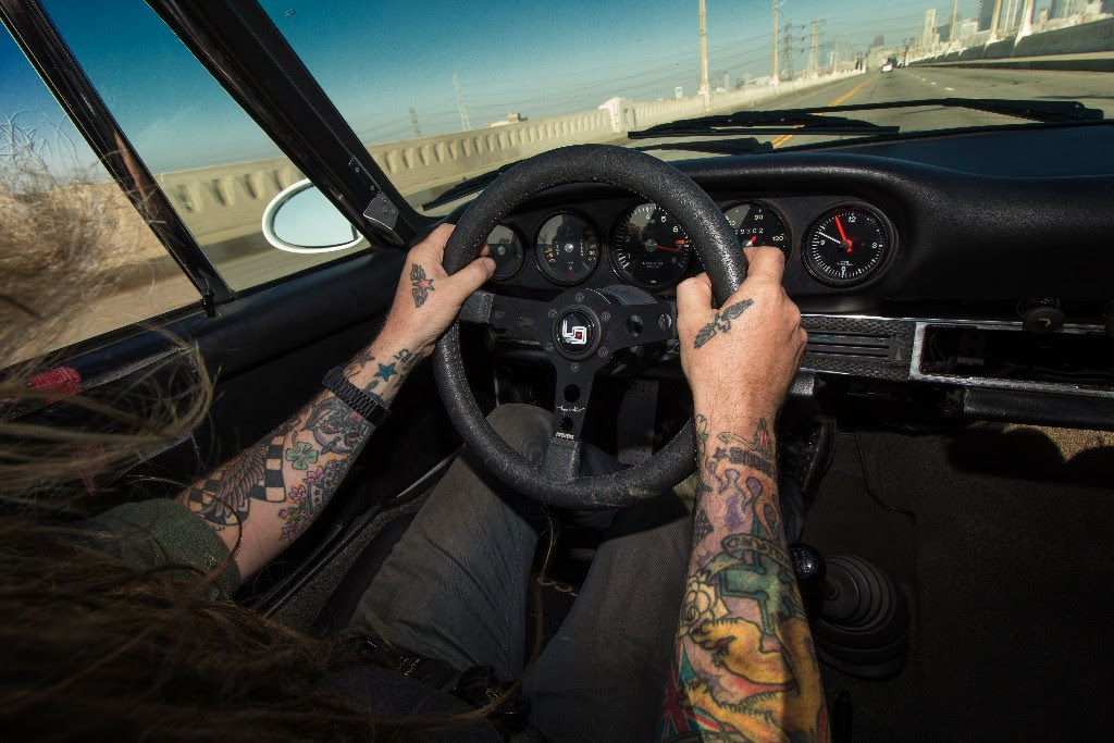 Magnus Walker Momo Signature Series Steering Wheel 4 6speedonline