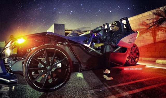 Snoop Dogg Calls His Custom Polaris Slingshot the Cripmobile