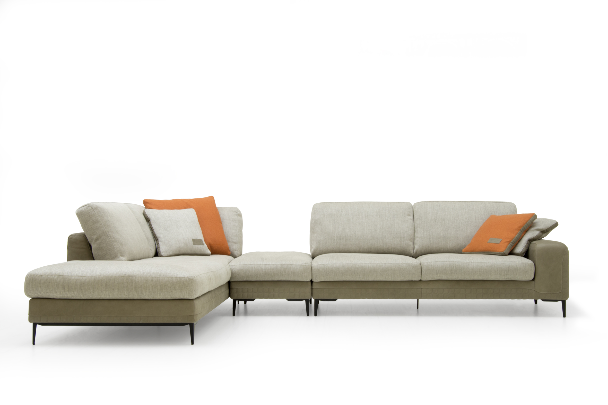 7501uk-5AM_-_V130_Sofa_4 - 6SpeedOnline