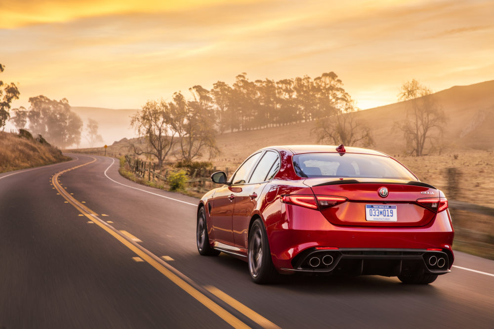 6speedonline.com 2017 Alfa Romeo Giulia Quadrifoglio