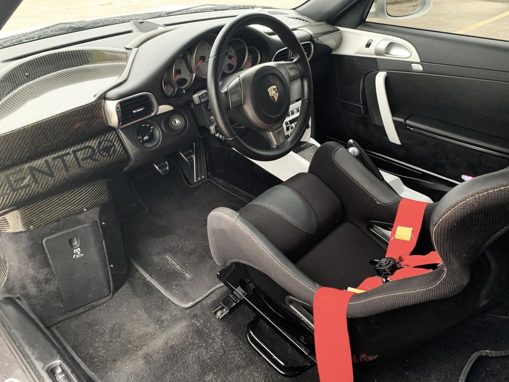 6speedonline.com 997 Porsche 911 Has McLaren F1-Style Center Seat