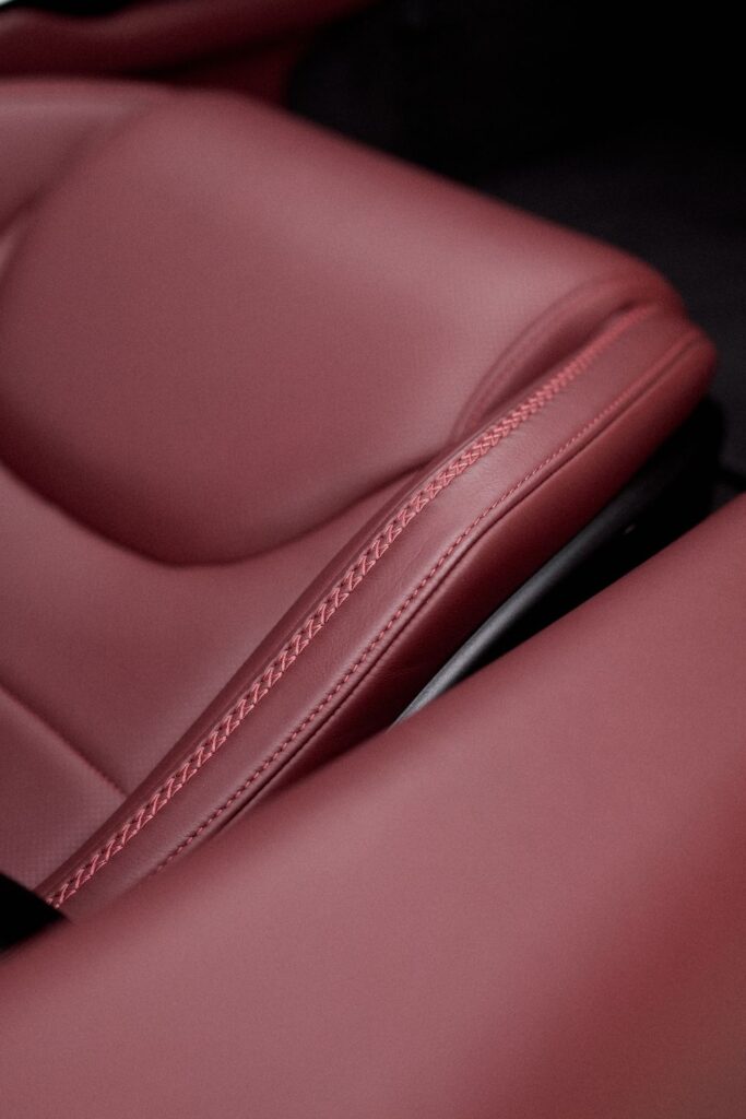 McLaren GT_ Barolo Softgrain Aniline Leather seat with Barolo colour stitching