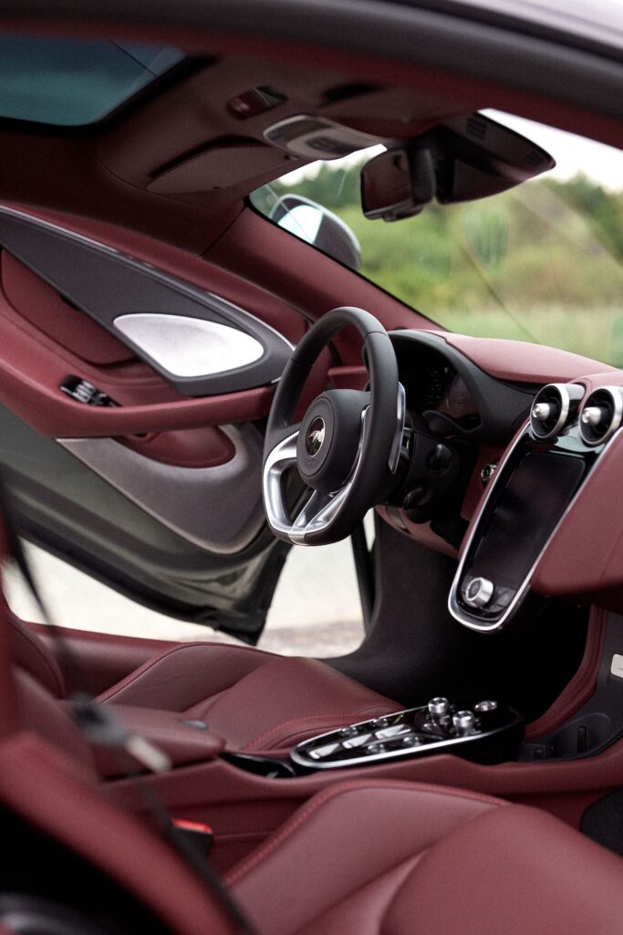 McLaren GT_interior