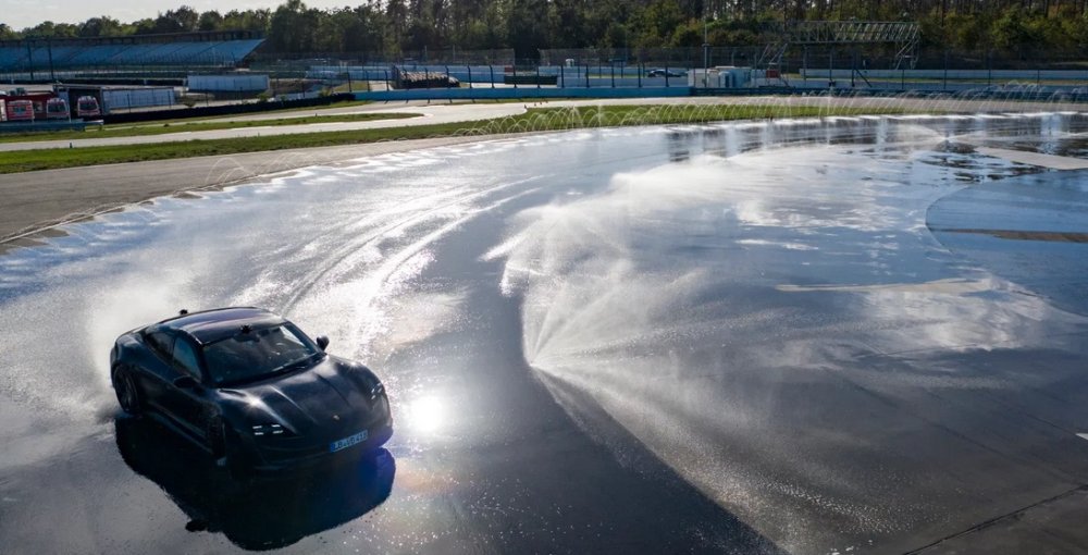 Porsche Taycan Drift Record