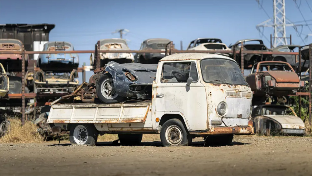 Lamborghini Miura Front clip on 1969 Volkswagen Bus Transporter